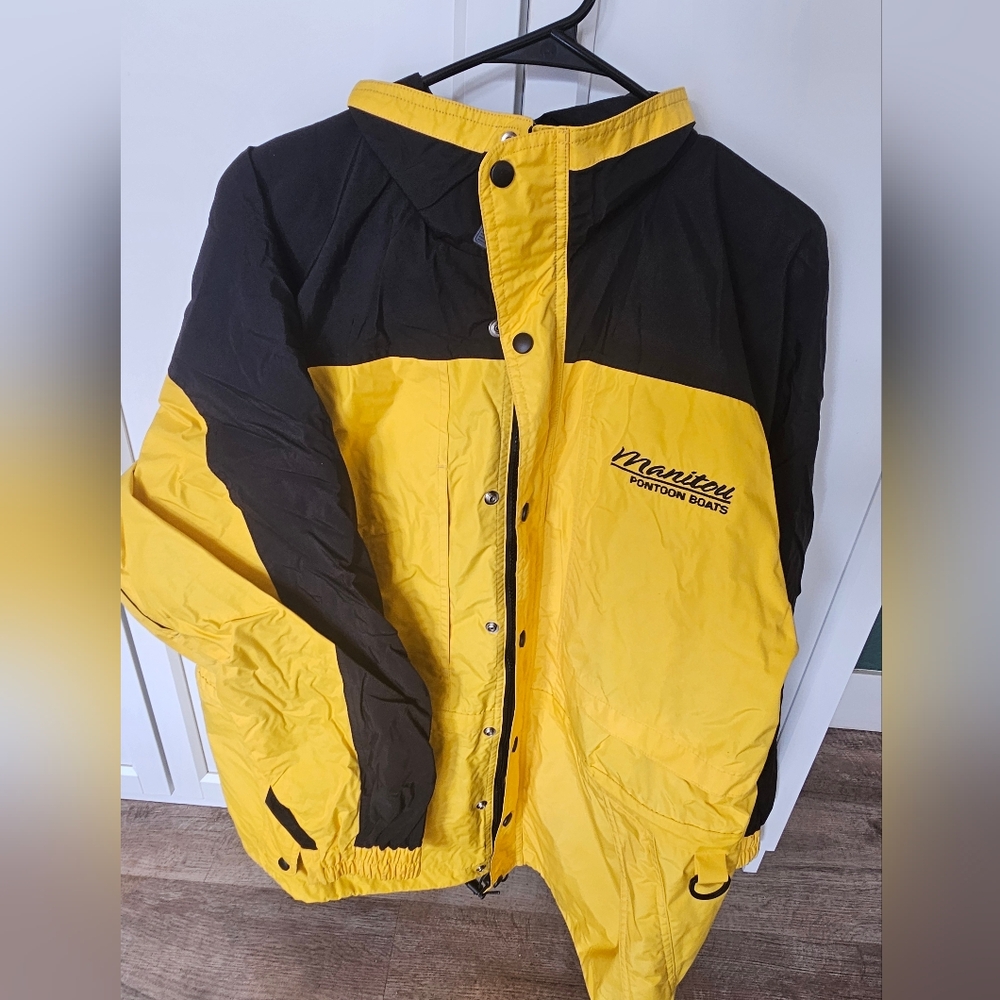 Marmot Men's Black and Yellow Windbreaker